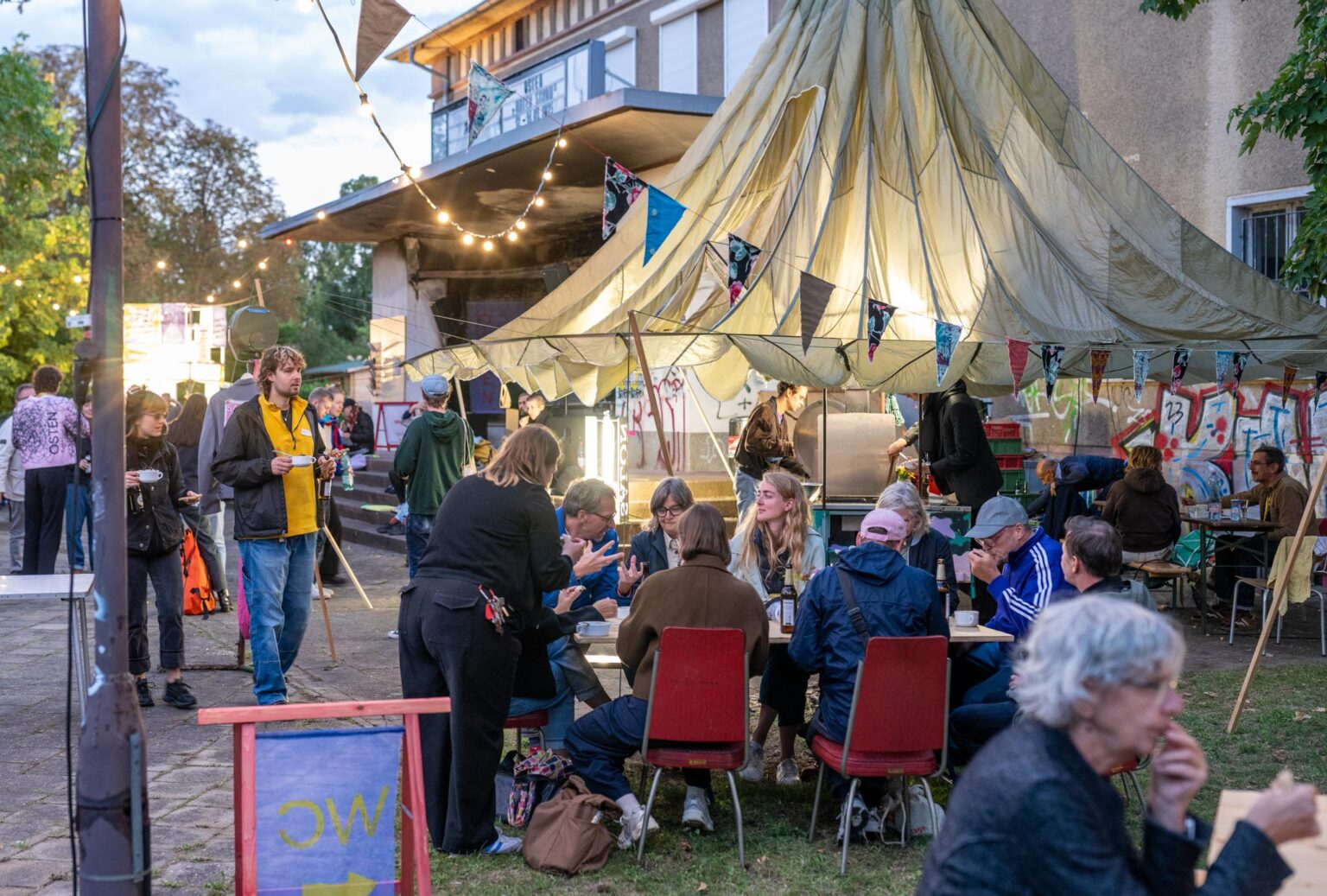 2025-09-12_OUS__FFW4606_c_Falk Wenzel_Salon-Bischinger